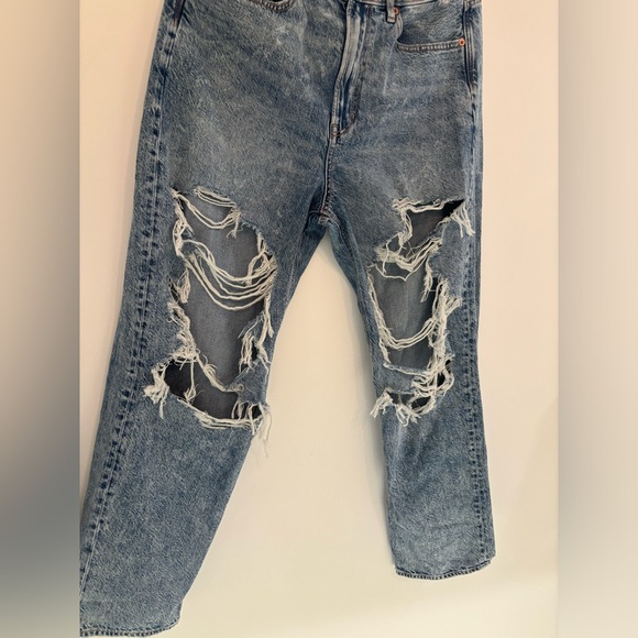 American Eagle Baggy Mom Jeans - Picture 3 of 5